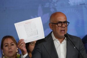 Jorge Rodríguez contabilizó 14 encuentros con la Plataforma Unitaria en los últimos 8 meses