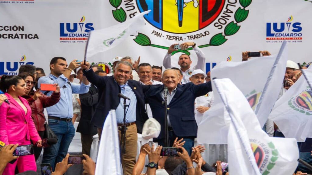 Luis Eduardo Martínez oficializará su candidatura presidencial ante el CNE este jueves