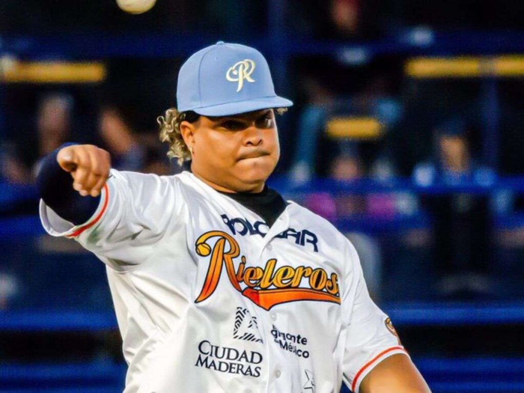 Willians Astudillo debuta en Rieleros con jonrón