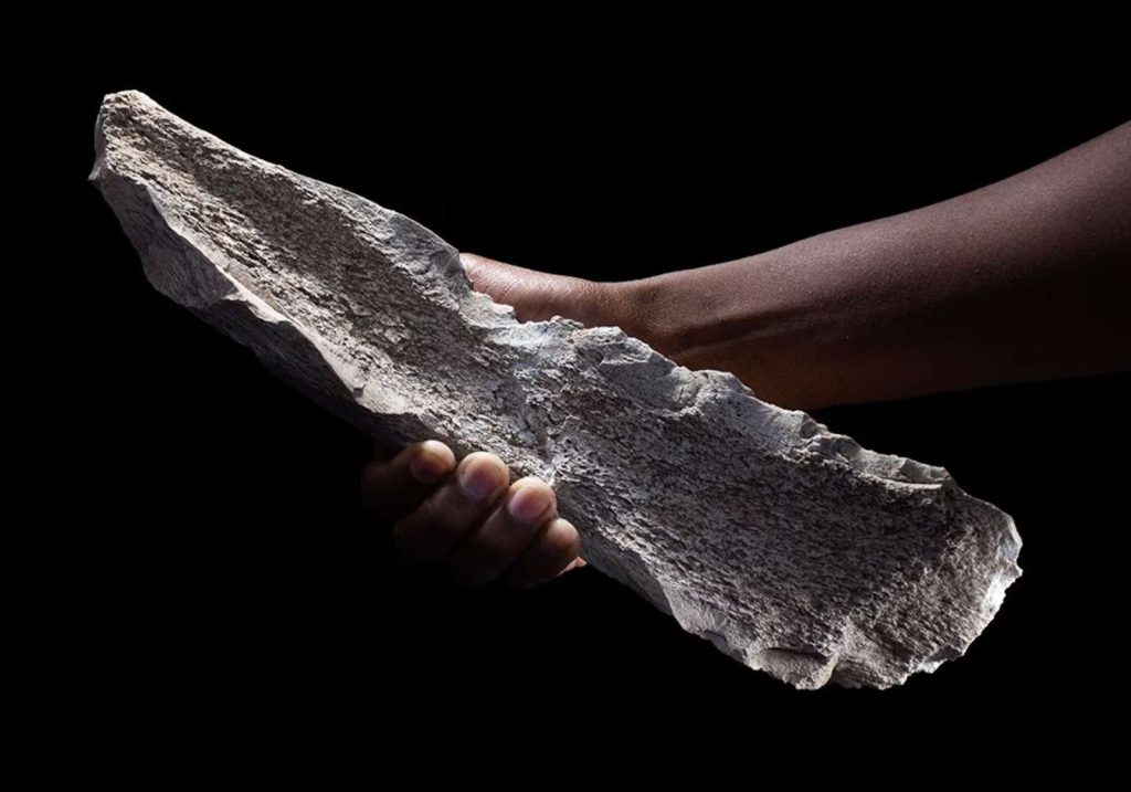 Descubren primeros machetes de la humanidad