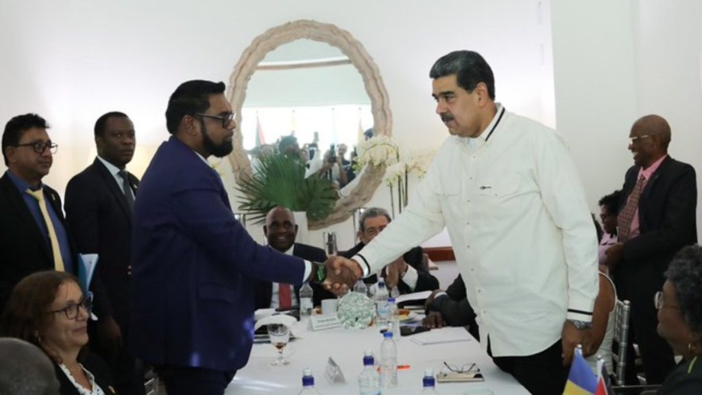 Maduro exige a Irfaan Ali sentarse "cara a cara" y dejar de "provocar" a Venezuela